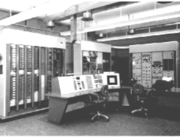 students at MIT create Mouse in the Maze on MIT's TX-0 computer.