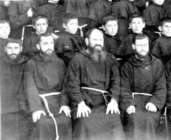 se presententa una gran escasez de religiosos