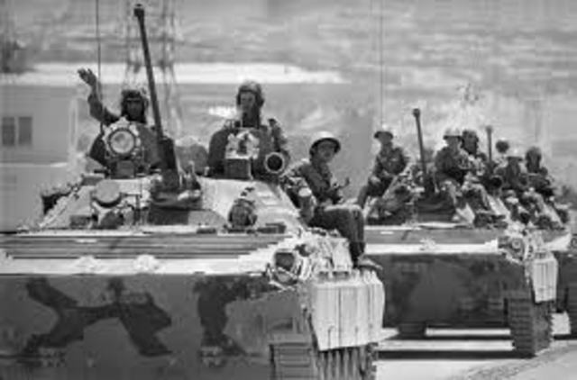 POLITICA( invasion sovietica afganistan Jomeini toma el poder en iran)