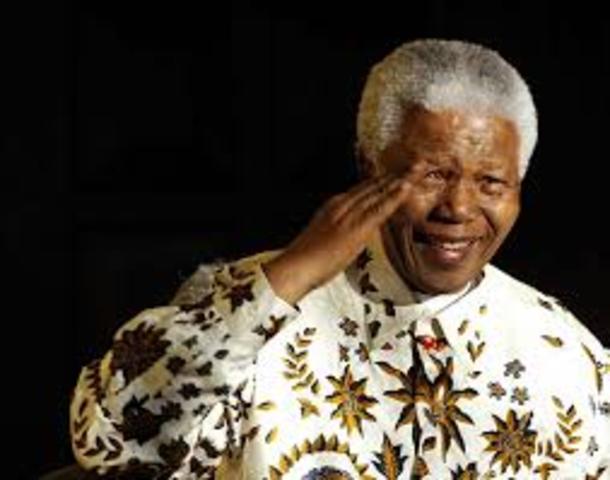POLITICA ( nelson mandela primer presidente negro de sudafrica-guerra civil en Ruanda)