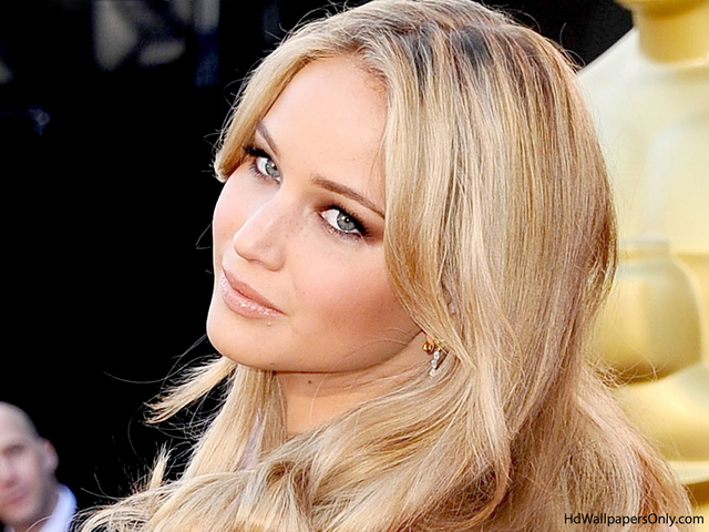 Wins Awards From Being in Winter Bone