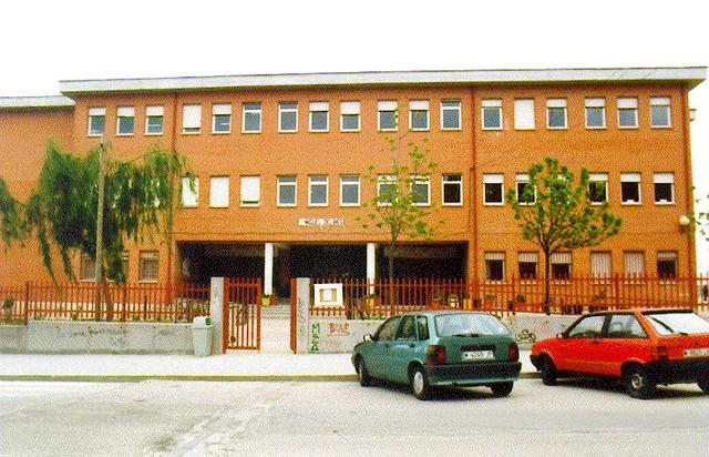 Vayamos al colegio.