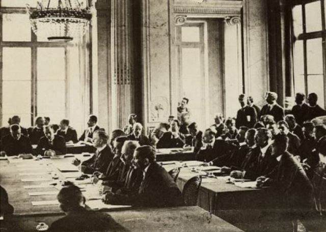 Υπογραφή Συνθήκης των Βερσαλλιών