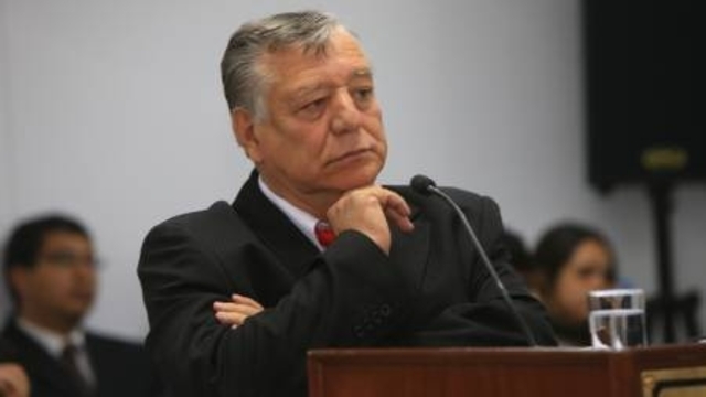 Destituyen a juez Malzon Urbina