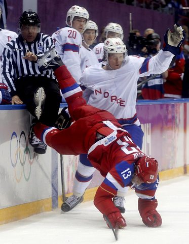 Alexander Bonsaksen recivoi mettre sur le penaltie pour hooking