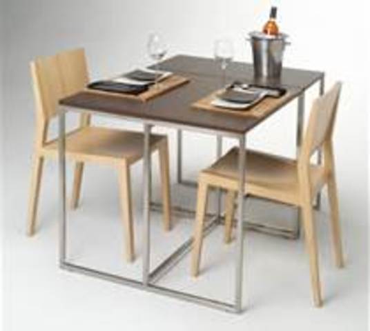 Nick gets invited to Daisy and Tom's Dinner Party