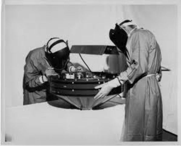 Pioneer 1 is launched to a height of 70,700 miles.