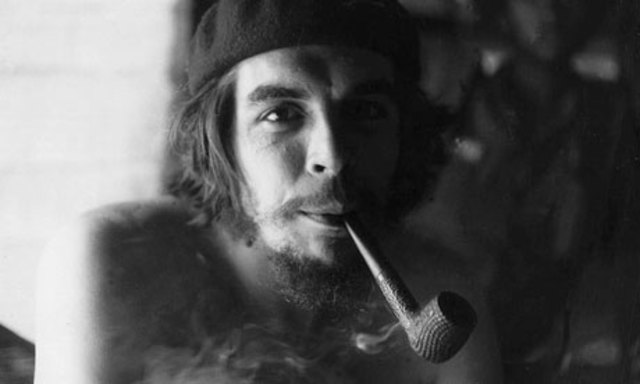 "Los restos del che y aun no muere"