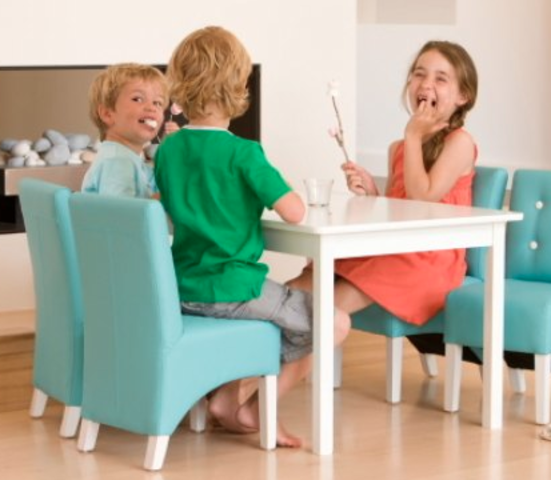 Johanna begynder at lege far, mor og børn