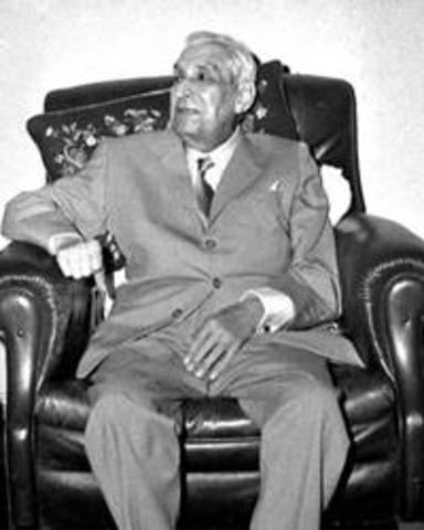 Salazar cai da cadeira