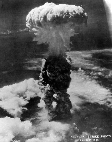 Dropping the Atomic bombs