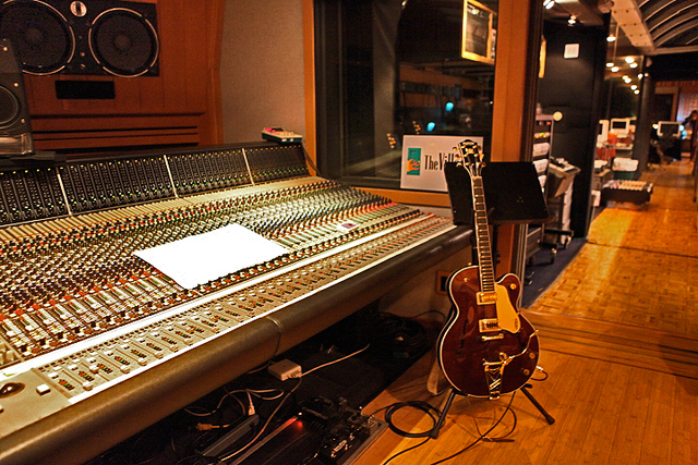 Primeras colaboraciones musicales.