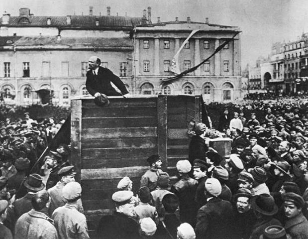 Lenin Reaches Petrograd