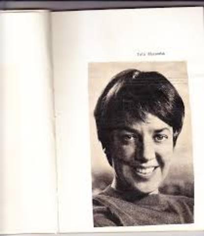 Edita su primer libro