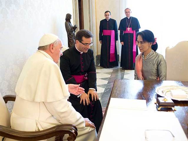 Recibe a Premio Nobel de la Paz
