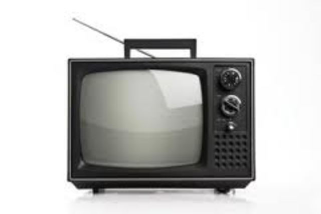 Se Inventa la television en blanco y negro