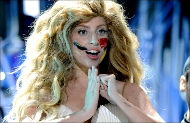 primer sencillo de Art-Pop