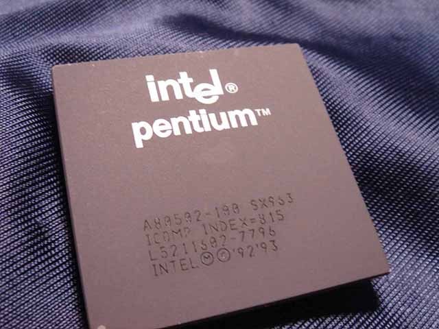 O Pentium da Intel é lançado.