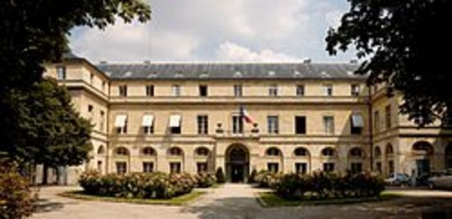 Napoleon Autorizo la fundacion de la Ecole Polytechique en Paris