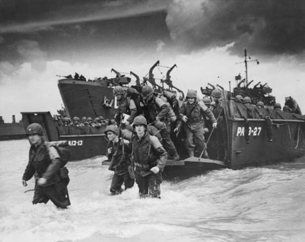 US troops land in France