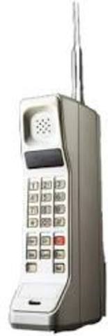 Cell phones first goe public:Motorola Dyna Tac 8000X