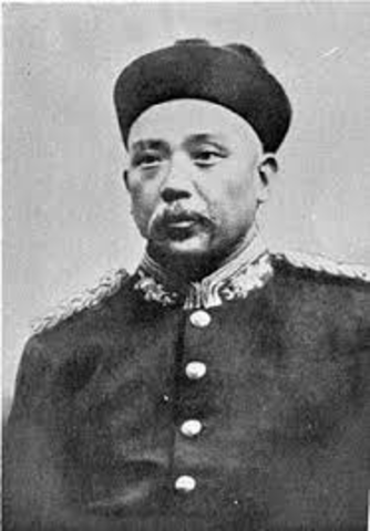 Yuan Shikai takes control