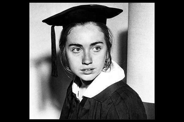 Hillary graduates from Wellesly College