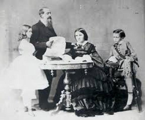 Os miguelistas retiram da margem sul do Douro e avançam de Coimbra sobre Lisboa.