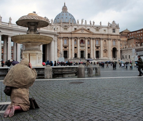 Se adelanta Cónclave