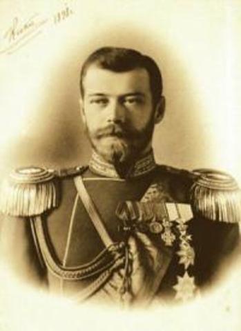 Nicola II abdicò e fuggì verso la Russia orientale