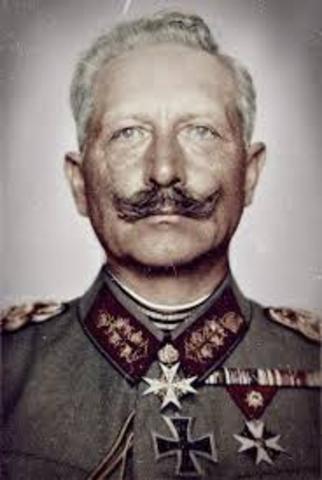 Kaiser Wilhelm II steps down