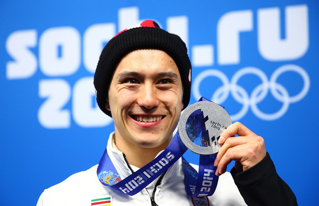 Patrick Chan a reçu deux médailles d'argent dans patinage artistique des hommes. | Le 6 février 2014
