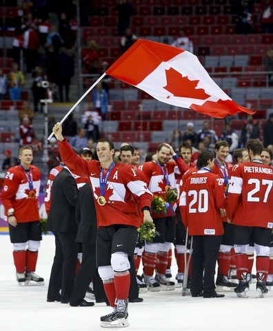 Le Canada a battu la suède dans le hockey sur glace des hommes avec une médaille d'or. | Le 23 févrirer 2014