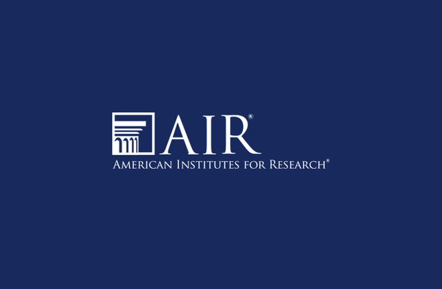 John C Flanagan fundó la AIR. Investigadores de esta institución que empezaron a ver el entrenamiento como un sistema, desarrollando análisis innovadores de diseño y evaluación de procesos.