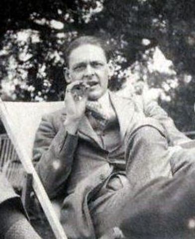 T. S. Eliot - USA, za „wydatny wkład nowatorski we współczesną poezję”
