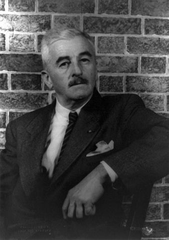 William Faulkner - USA, za „znaczny i unikatowy z artystycznego punktu widzenia wkład w rozwój współczesnej powieści amerykańskiej”