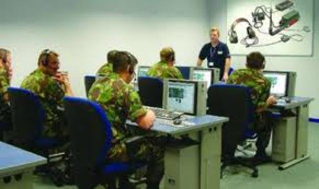 Durante los 80 el interés en el Diseño Instruccional continuó siendo muy fuerte, y creciendo, en el sector militar, la industria y los negocios.