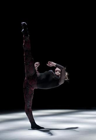 Segundo movimiento de la Danza Contemporánea