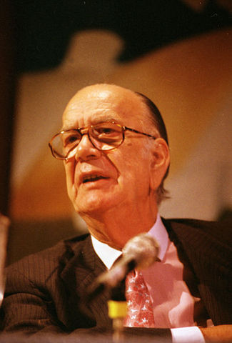 Camilo José Cela - Hiszpania,  	za „bogatą i mocną prozę, która z powściągliwym współczuciem ukazuje bezbronne istnienie człowieka”