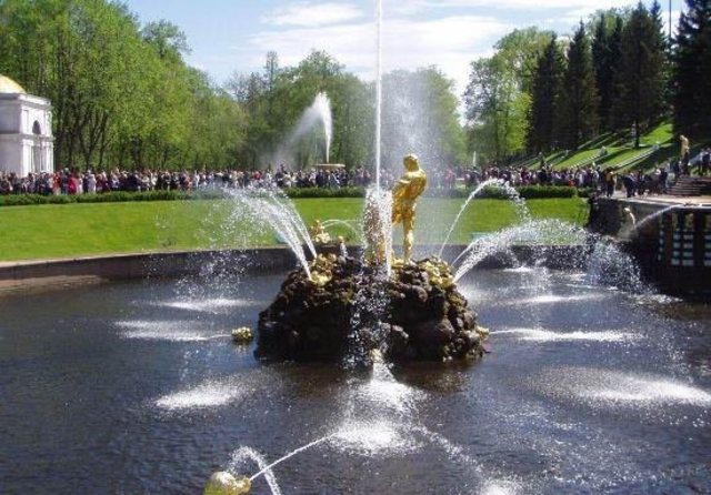 Завершение проведения каналов от водоемов будущего Английского парка в Квадратные пруды Верхнего сада.