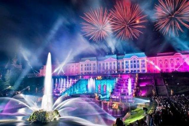 Открытие фонтанов в Петергофе