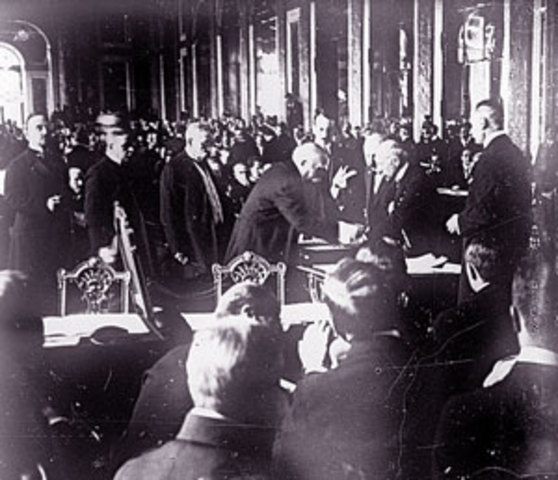 Versailles Treaty is signed
