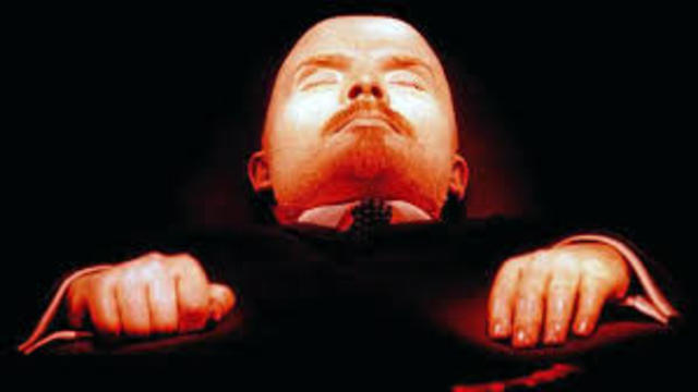 Vladimir Lenin Dies