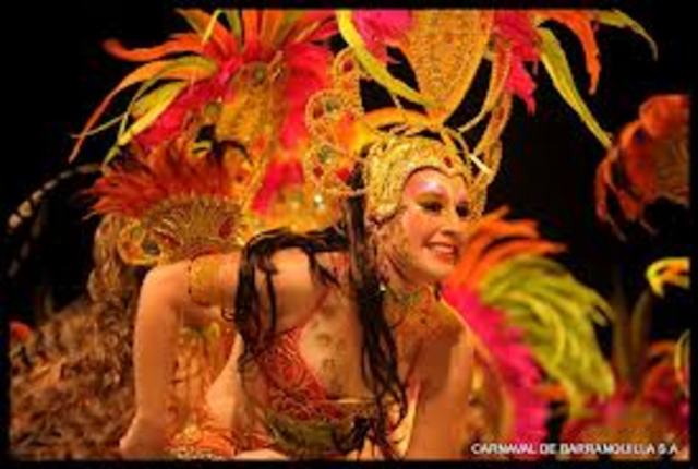 Se institucionaliza la era de los reinados,