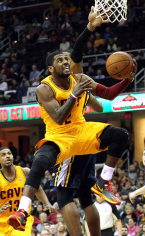 Kyrie Irving consigue su primer triple doble