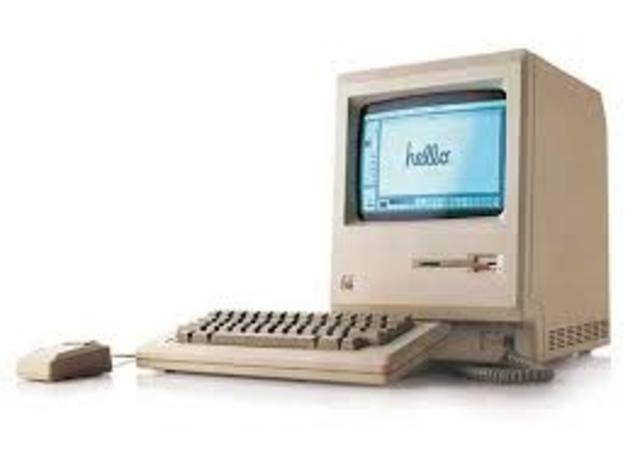 the Applcestia was the first computer to have graphics
