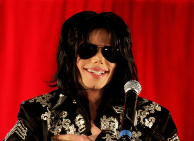 MJ announces his final concert "This is It" which sold out prior to all 50 shows