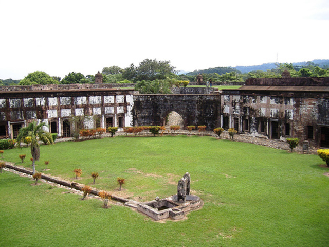 Construction of San Fernando de Omoa is started