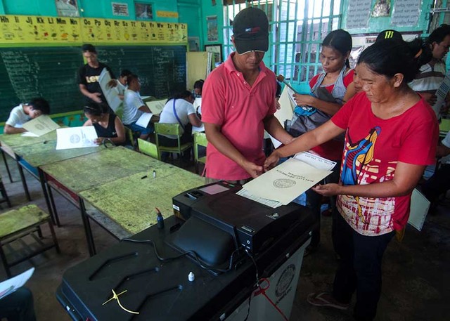 First automated voting in the Philippines