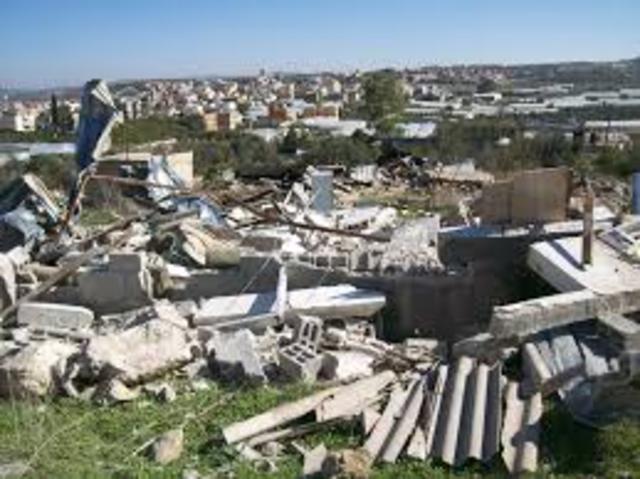 Israeli Demolish Palestinians Structures